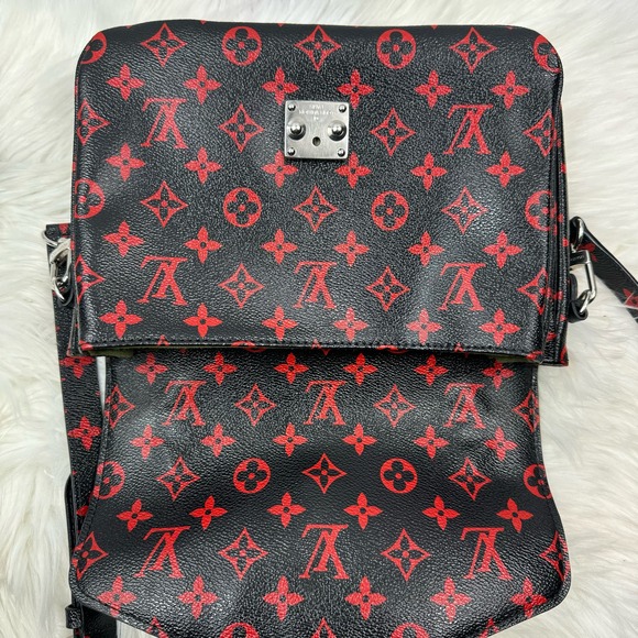 💎✨Authentic✨💎 Ultra Rare Crossbody Monogram - Picture 10 of 13